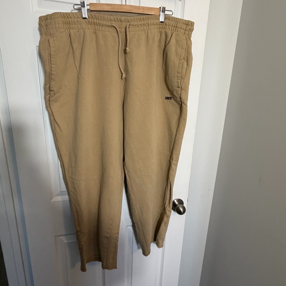 Levi's Men's Tan Joggers